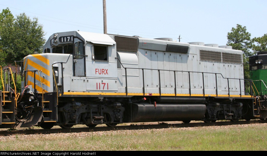 FURX 1171 heads west out of town